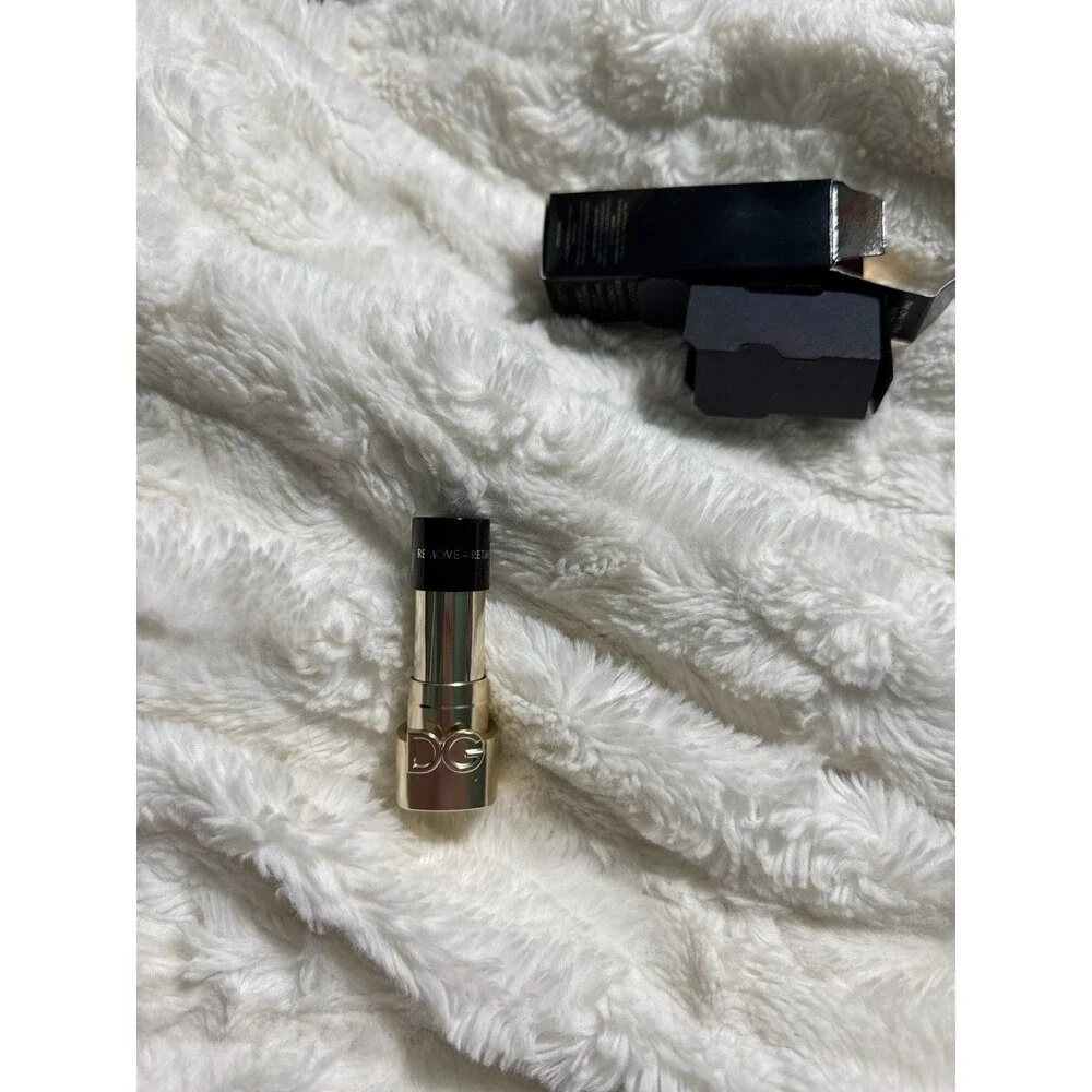 D & G Dolce and Gabbana The Only One Matte Lipstick 115 Silky Nude